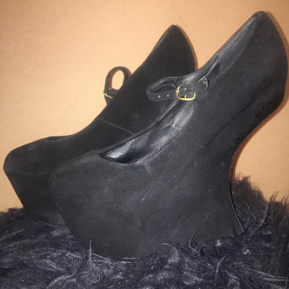 Size 11 Jeffrey Campbell Suede Heel - Picture 1 of 3